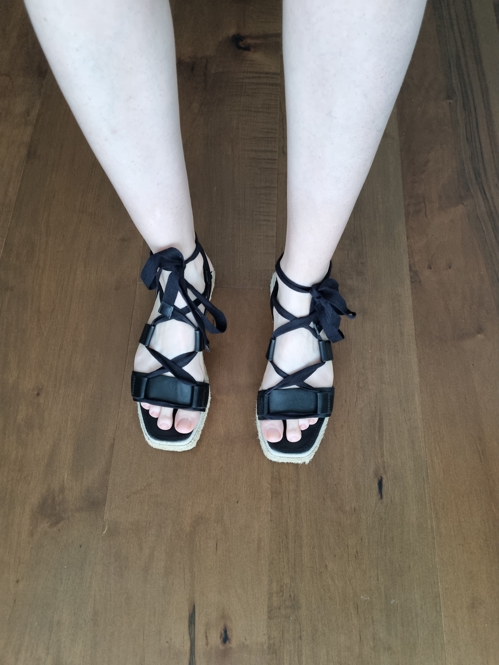 Max Mara black leather sandals with criss-cross straps Size 39 #maxmara #luxury
